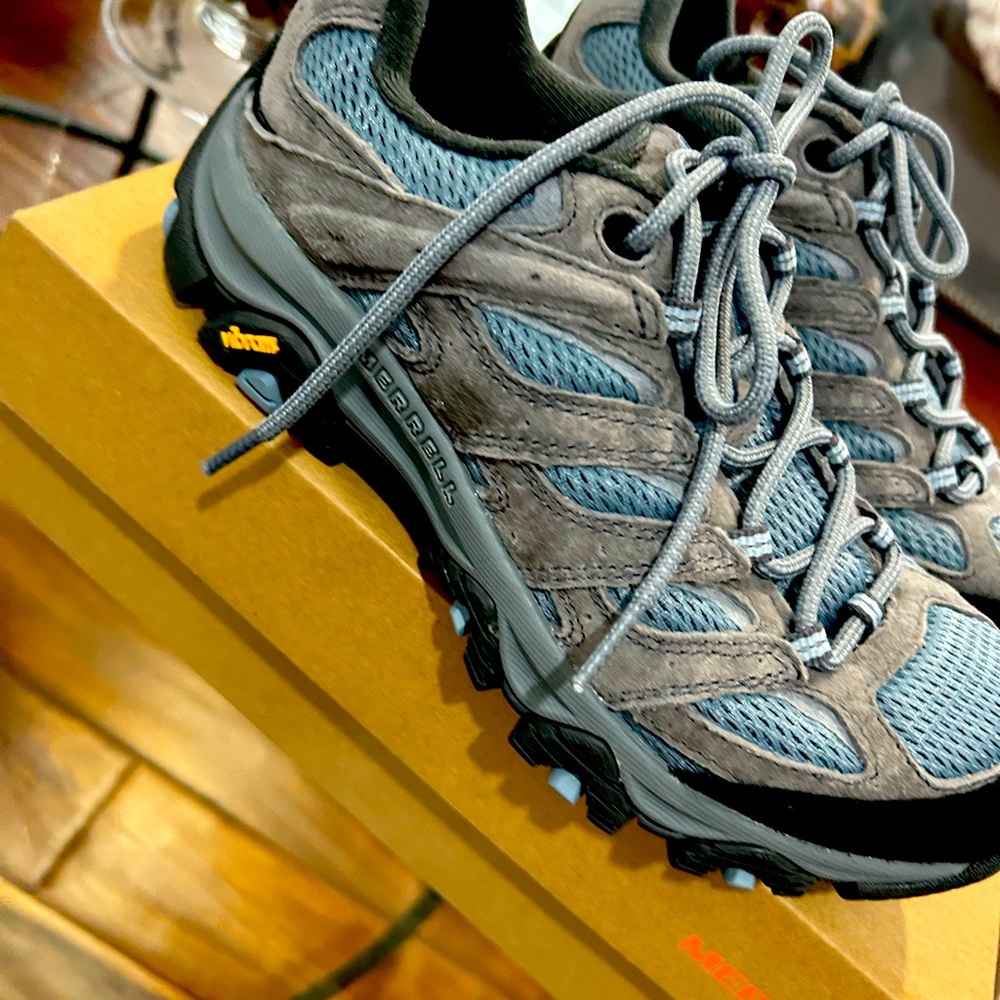 Brand New, Never Worn, Woman’s Merrell Moab 3 Waterproof Hiking Shoes - Picture 2 of 5